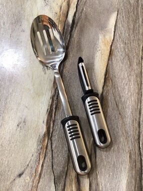 Farberware Soft Grip Stainless Steel Slotted Spoon & Vegetable Peeler Set